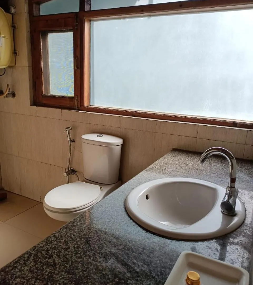 Zoz Sm7 Hotel Shimla