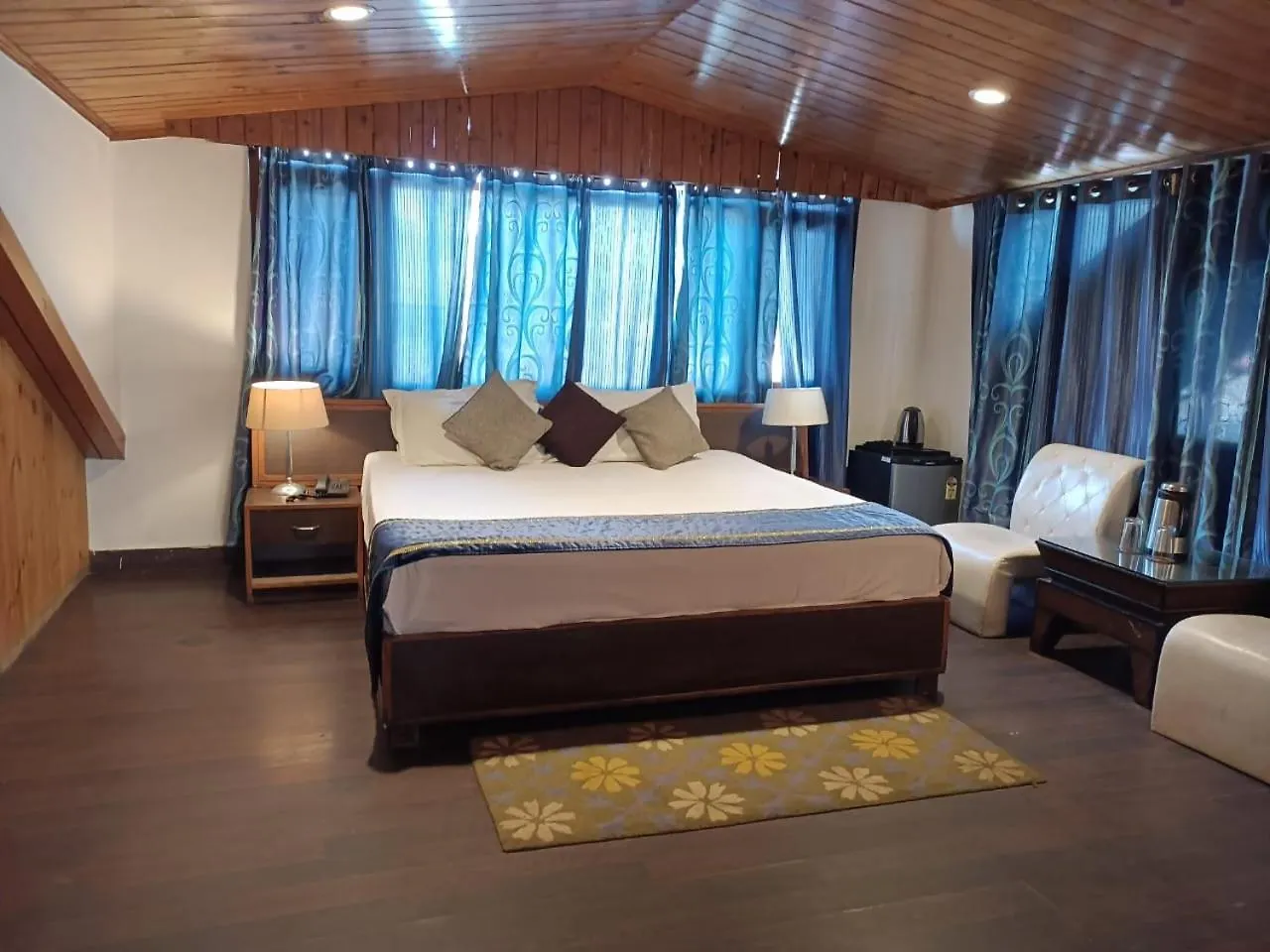 Zoz Sm7 Hotel Shimla 3*,  Índia