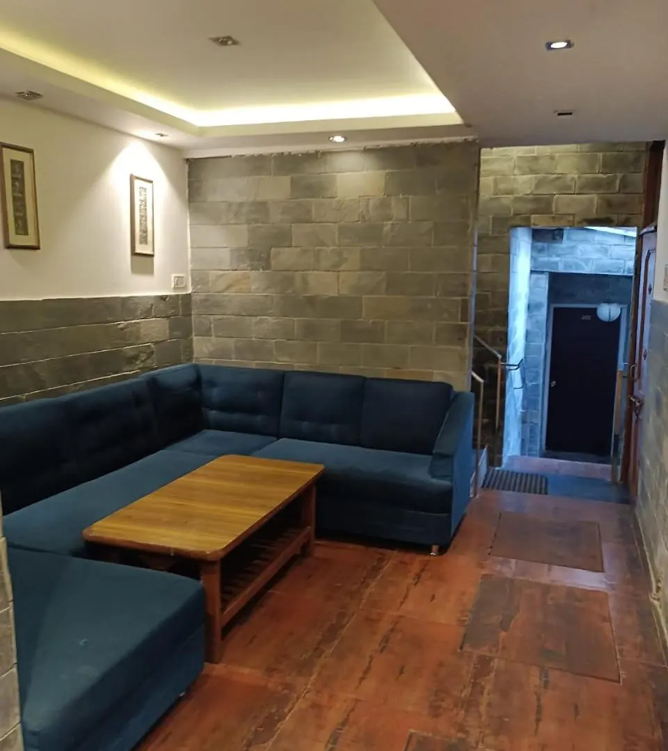Zoz Sm7 Hotel Shimla Índia