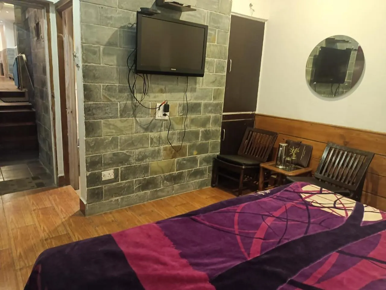 ***  Zoz Sm7 Hotel Shimla Índia
